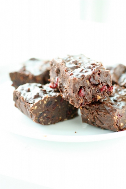 Cherry Hazelnut Fudge | The Curvy Carrot