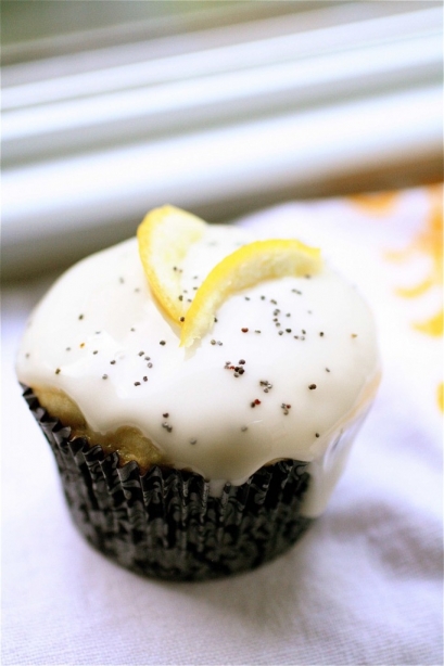 Lemon Poppy Seed Cupcakes With Citrus Glaze The Curvy Carrot