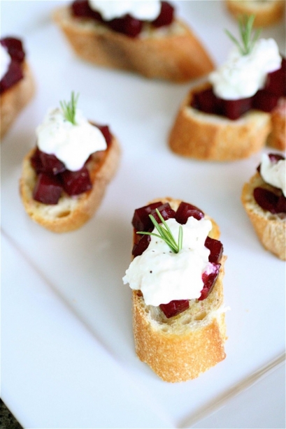 Glazed Beet And Burrata Toasts | The Curvy Carrot